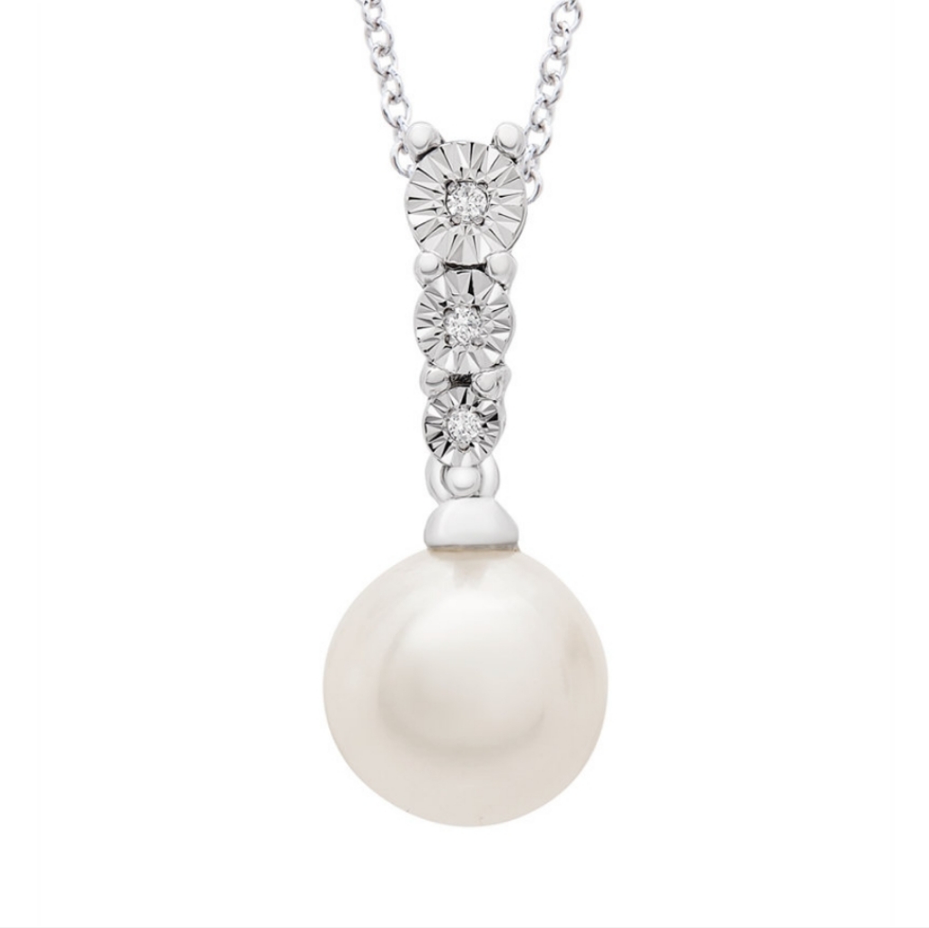 Cultured Freshwater Pearl (6-7mm) And Diamond (1/20 Ct. T.W.) Pendant Necklace